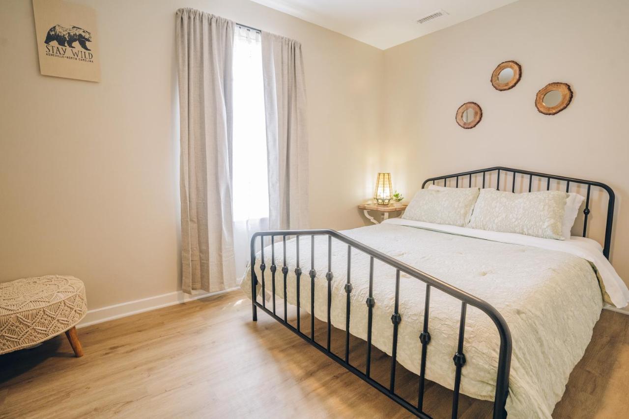 City Retreat - 4 Bedroom Oasis With King & Private Yard Near Downtown Charlotte Dış mekan fotoğraf