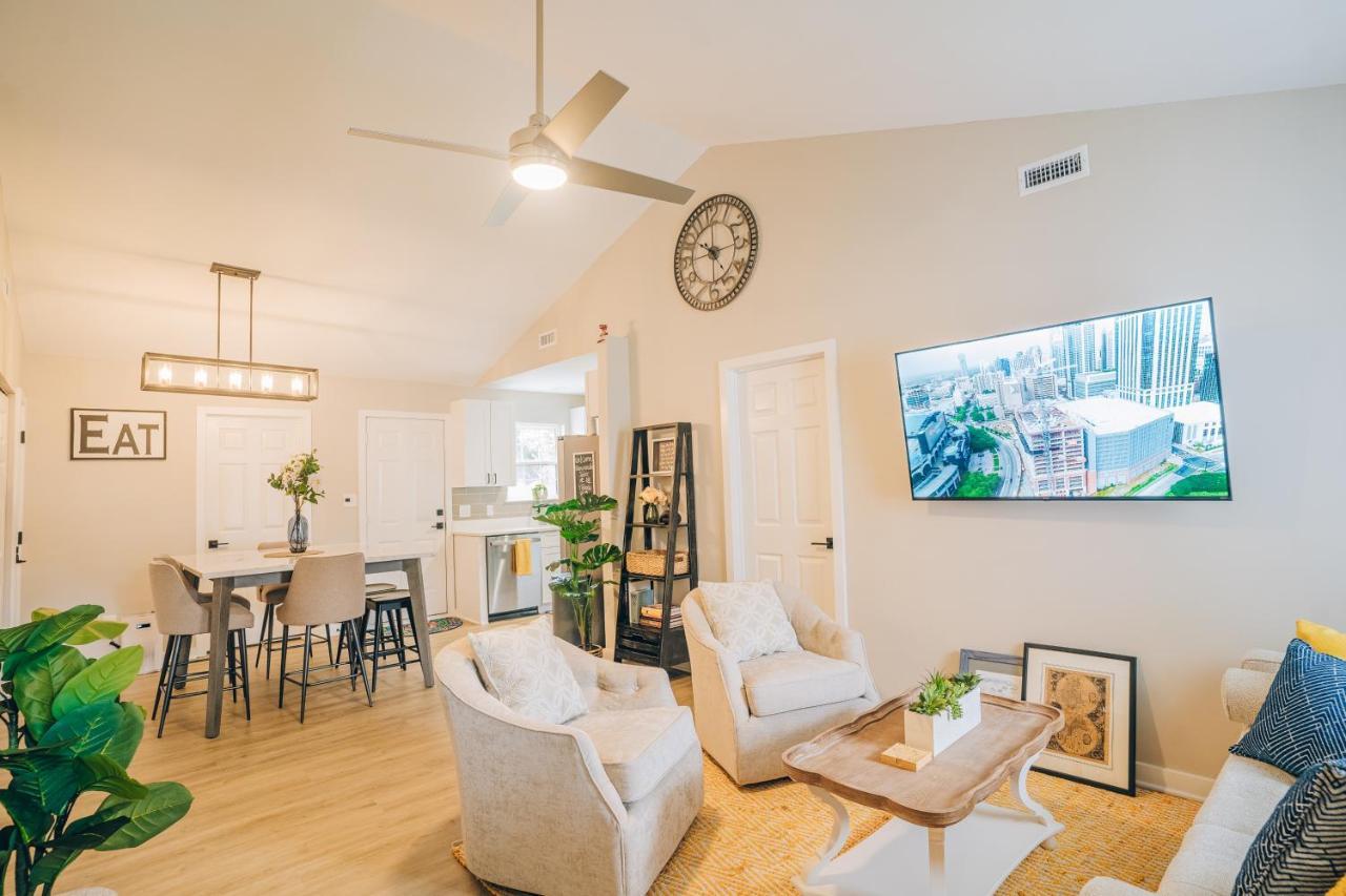 City Retreat - 4 Bedroom Oasis With King & Private Yard Near Downtown Charlotte Dış mekan fotoğraf