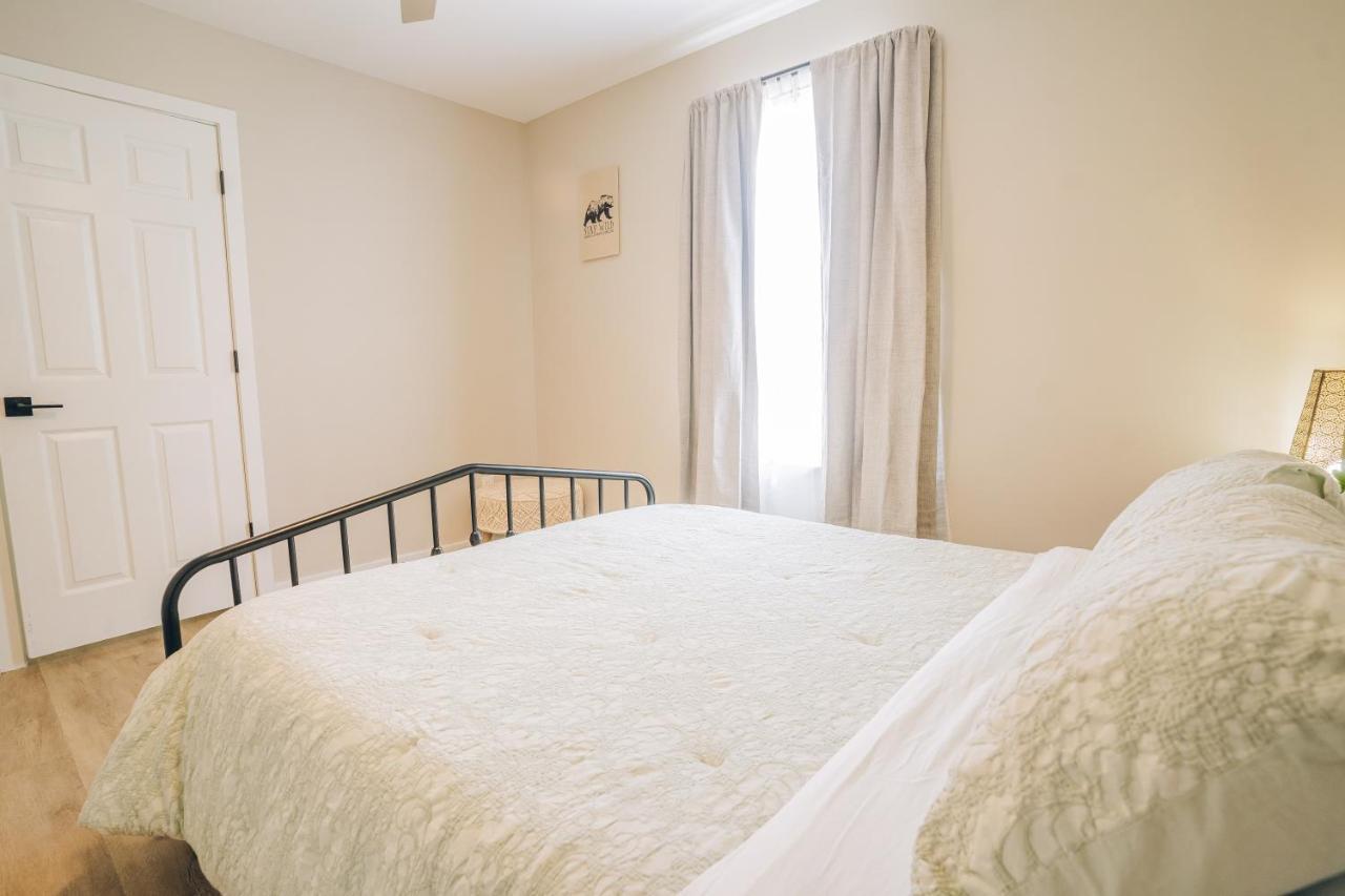 City Retreat - 4 Bedroom Oasis With King & Private Yard Near Downtown Charlotte Dış mekan fotoğraf