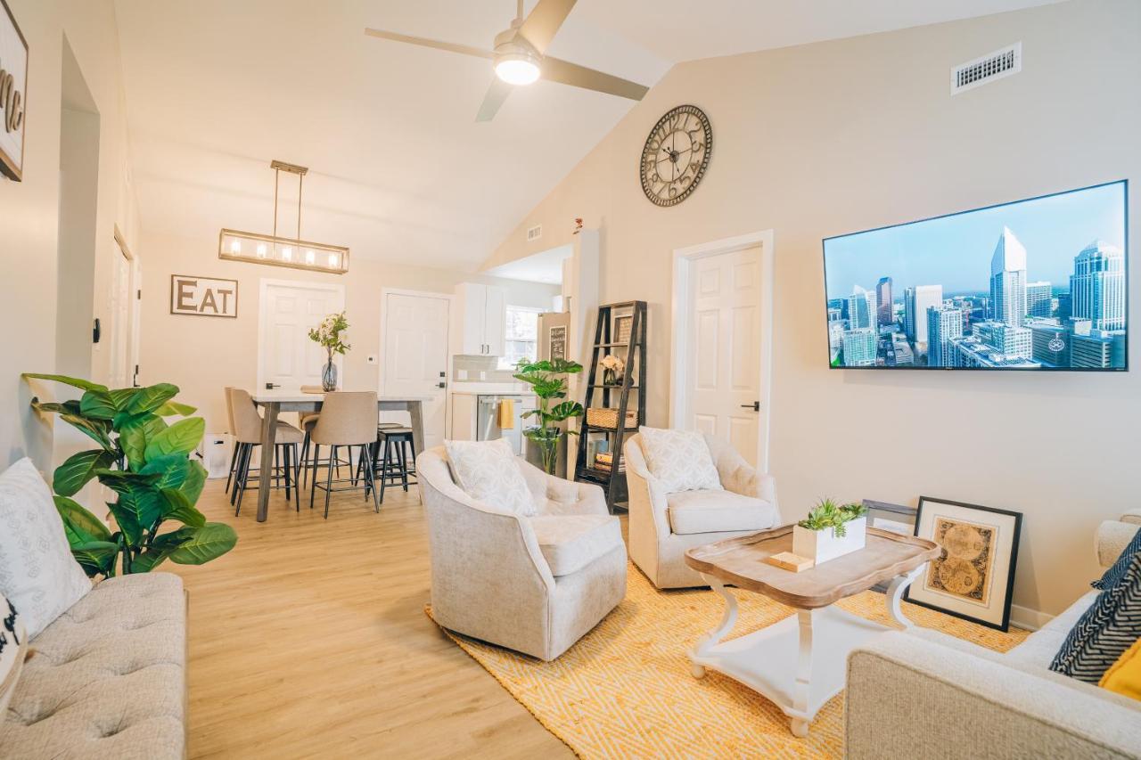 City Retreat - 4 Bedroom Oasis With King & Private Yard Near Downtown Charlotte Dış mekan fotoğraf