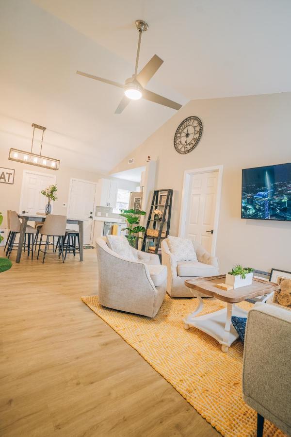 City Retreat - 4 Bedroom Oasis With King & Private Yard Near Downtown Charlotte Dış mekan fotoğraf